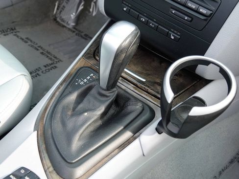 Used 2009 BMW 128i Convertible RWD image 78