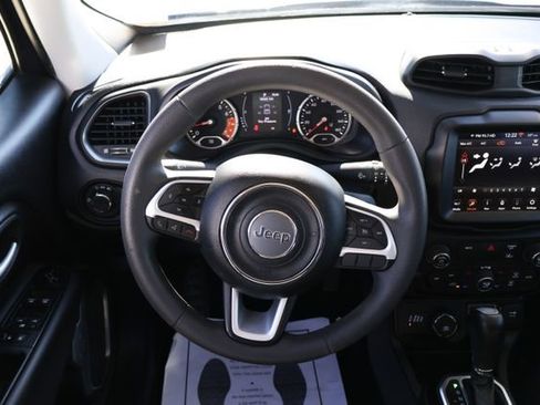 Used 2023 Jeep Renegade Latitude image 12