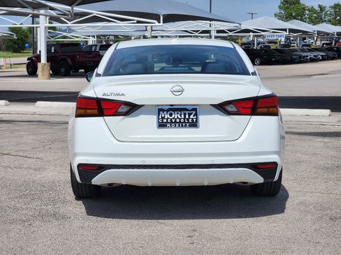 Used 2025 Nissan Altima 2.5 SV image 6