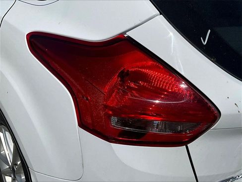 Used 2017 Ford Focus SE image 28