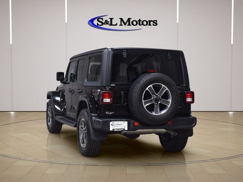 Used 2023 Jeep Wrangler Unlimited Sahara AWD/4WD image 6