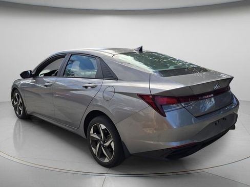 Used 2023 Hyundai Elantra SEL w/ Convenience Package image 7