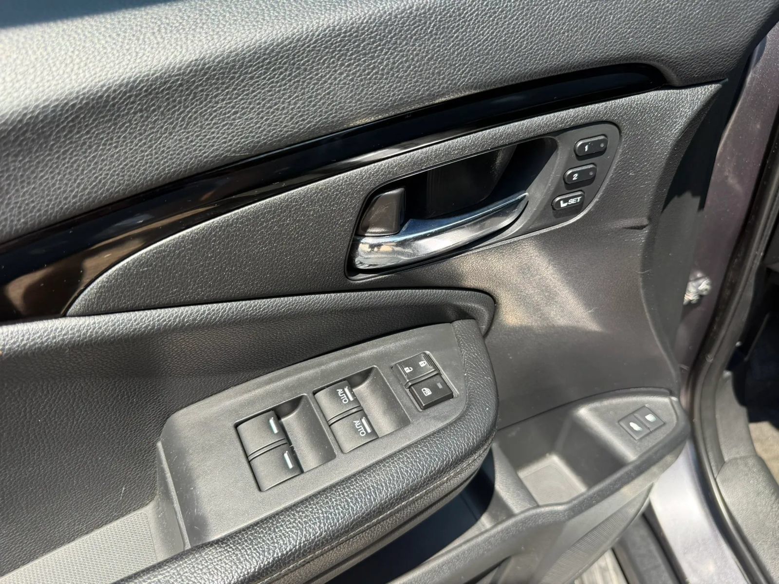 Used 2016 Honda Pilot Elite image 27