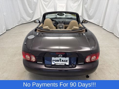 Used 2005 MAZDA MX-5 Miata LS RWD image 9