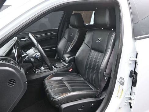Used 2022 Chrysler 300 S RWD image 10