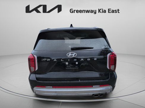 Used 2024 Hyundai Palisade Calligraphy FWD image 7