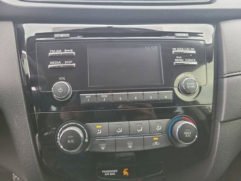 Used 2017 Nissan Rogue S image 24