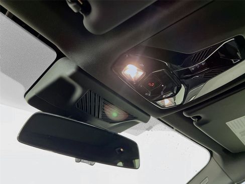 Used 2025 BMW X1 xDrive28i w/ Technology Package image 12