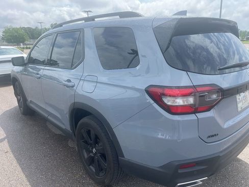 Used 2025 Honda Pilot Black Edition image 5