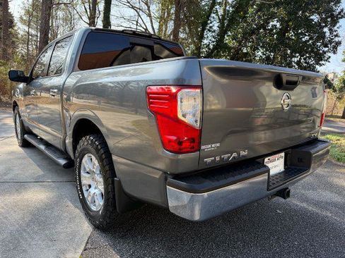Used 2017 Nissan Titan SV image 17