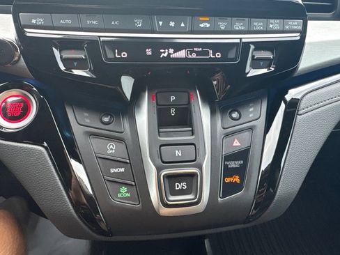Used 2025 Honda Odyssey Touring image 35