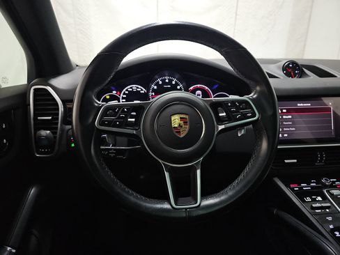 Used 2023 Porsche Cayenne AWD/4WD image 8