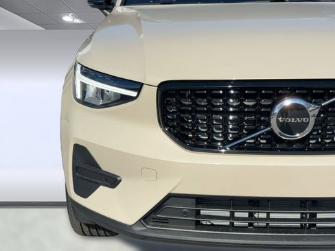 New 2026 Volvo XC40 B5 Core w/ Climate Package image 27