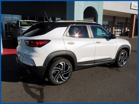 Used 2025 Chevrolet TrailBlazer RS w/ Convenience Package image 7