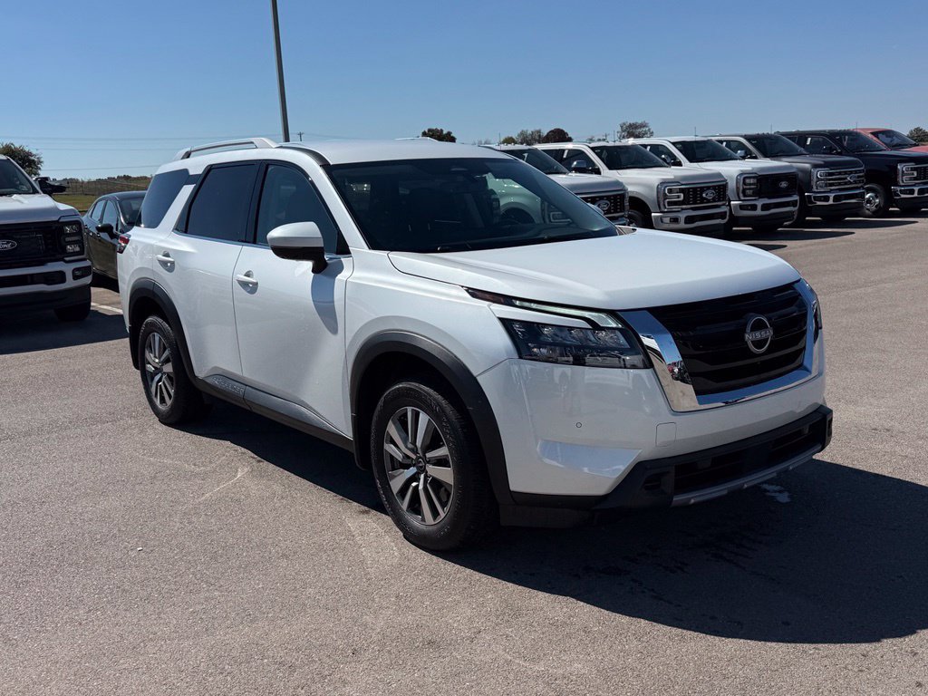 Used 2025 Nissan Pathfinder SL w/ Cargo Package FWD image 2