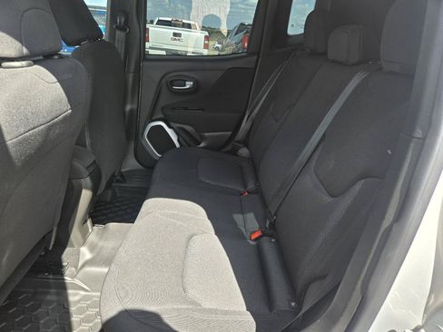 Used 2019 Jeep Renegade Sport w/ Sport Appearance Group AWD/4WD image 16