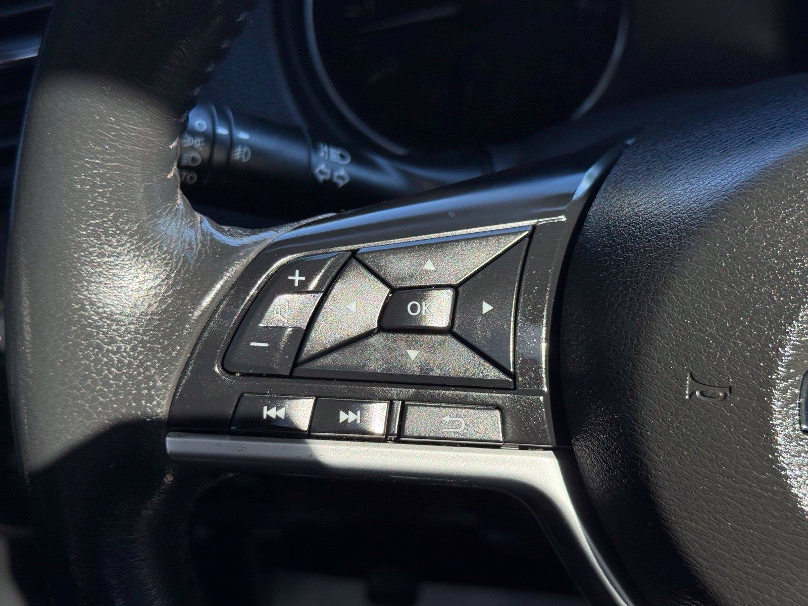 Used 2017 Nissan Rogue SL w/ SL Premium Package FWD image 35
