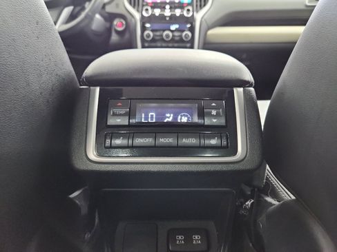 Used 2022 Subaru Ascent Limited w/ Technology Package image 34