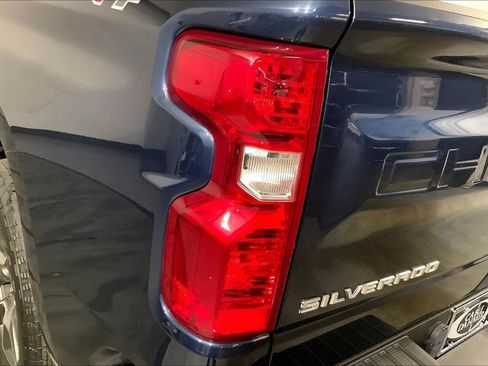 Used 2022 Chevrolet Silverado 1500 LT AWD/4WD image 27