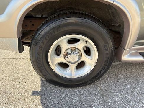Used 1999 Ford Explorer AWD 4-Door image 32