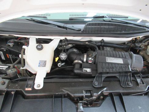 Used 2014 GMC Savana 3500 Extended image 18