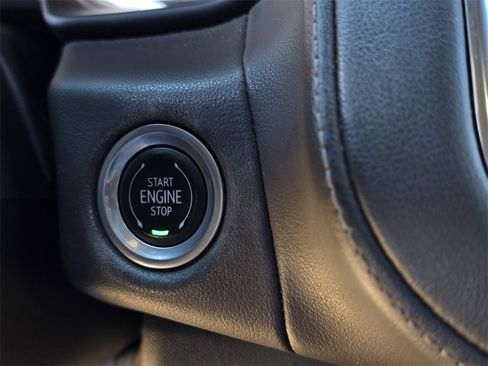 Used 2021 Chevrolet Suburban Z71 w/ Z71 Off-Road Package image 18