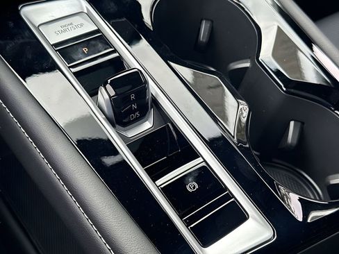 New 2026 Volkswagen Atlas Cross Sport SEL Premium R-Line AWD/4WD image 20