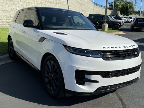 Used 2024 Land Rover Range Rover Sport SE AWD/4WD image 33