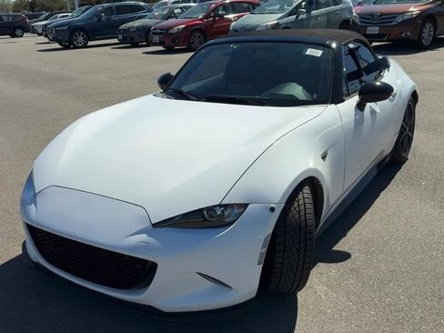 Used 2017 MAZDA MX-5 Miata Club RWD image 1