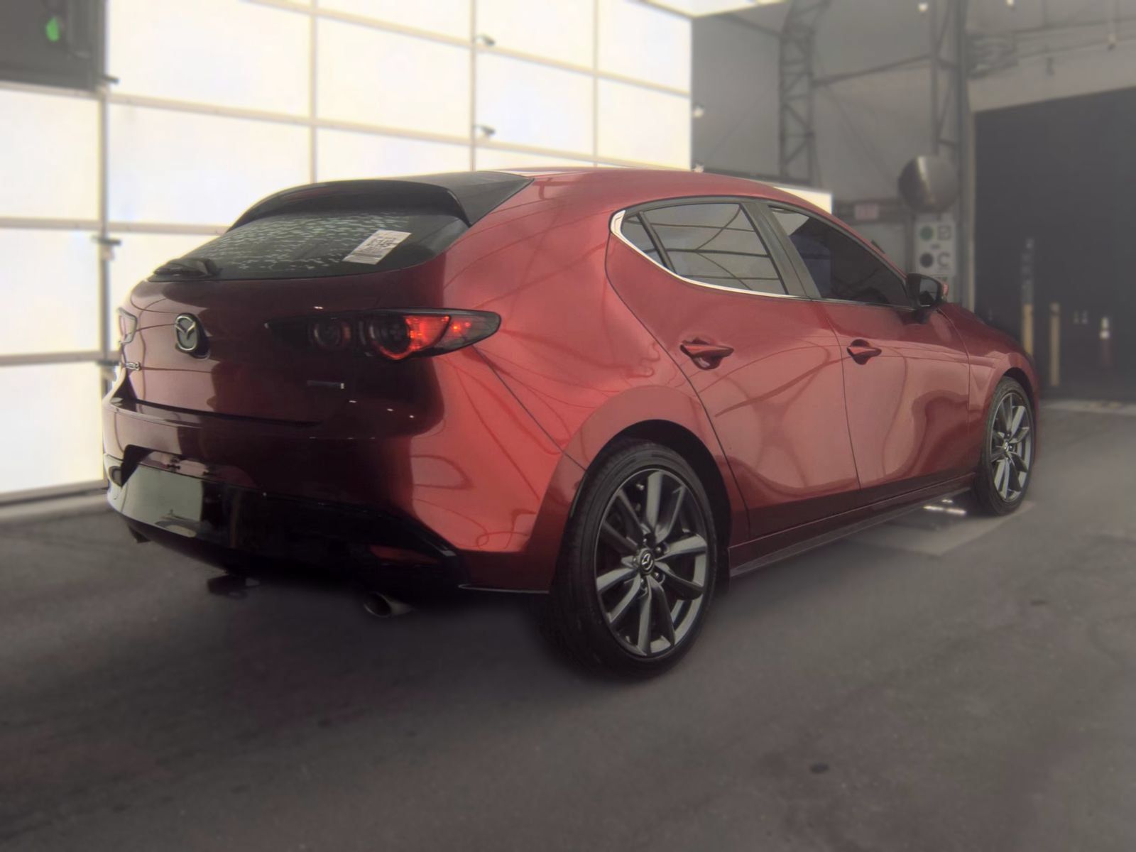 Used 2019 MAZDA MAZDA3 Hatchback FWD image 3