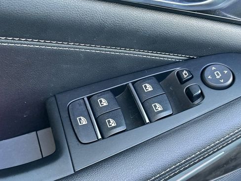 Used 2024 BMW X5 sDrive40i w/ M Sport Package RWD image 11