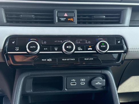 Certified 2025 Honda Pilot EX-L image 27