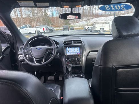 Used 2018 Ford Explorer XLT w/ Equipment Group 202A AWD/4WD image 36