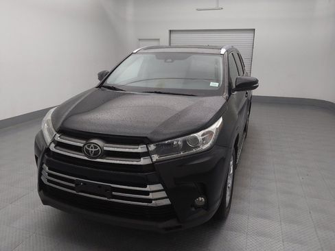 Used 2018 Toyota Highlander Limited image 15