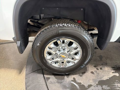 Used 2024 Chevrolet Silverado 3500 LTZ w/ LTZ Convenience Package image 29