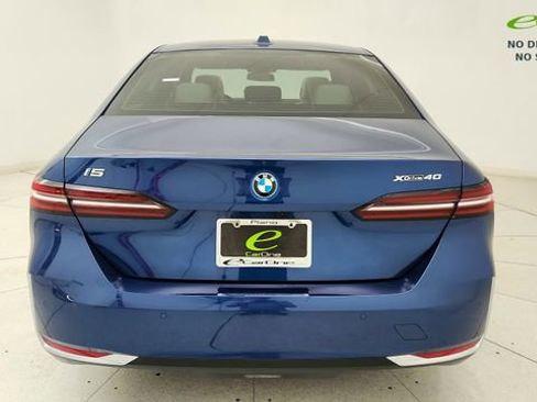 Used 2025 BMW i5 xDrive40 w/ Premium Package AWD/4WD image 5