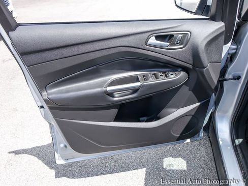 Used 2019 Ford Escape SE FWD image 18