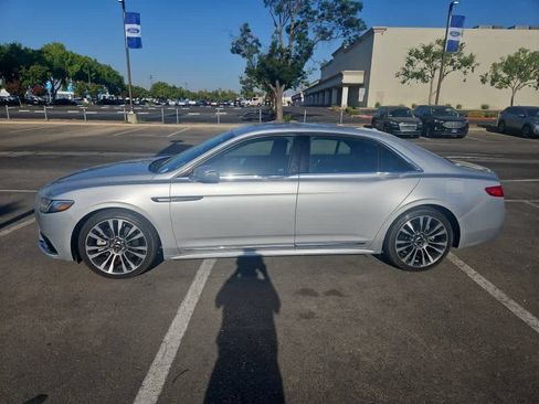 Used 2017 Lincoln Continental Select FWD image 4