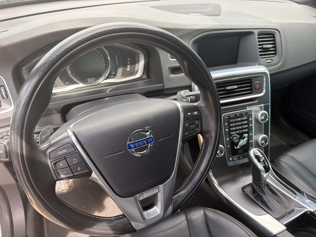 Used 2016 Volvo S60 T5 R-Design FWD image 10