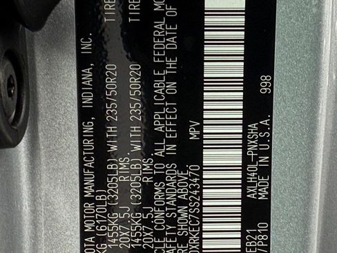 Used 2025 Toyota Sienna XSE image 38