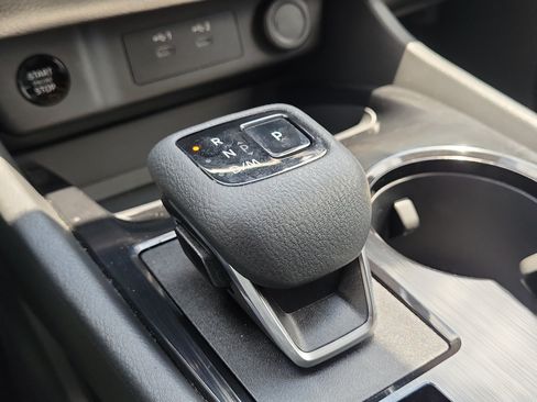 Certified 2025 Nissan Rogue SV FWD image 29