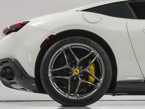 Used 2021 Ferrari Roma RWD image 14