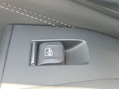 Used 2024 BMW X5 sDrive40i w/ Parking Assistance Package RWD image 17