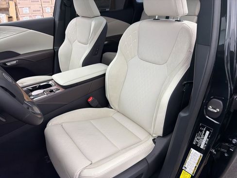 New 2026 Lexus RX 450h AWD image 18