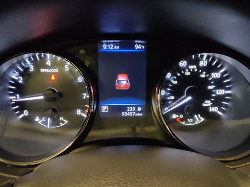 Used 2019 Nissan Rogue S FWD image 23