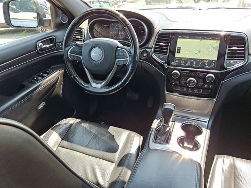 Certified 2020 Jeep Grand Cherokee Overland AWD/4WD image 15