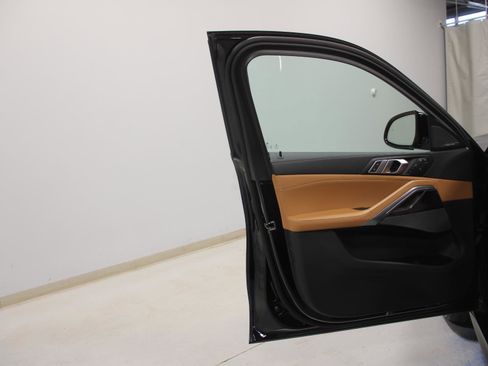 Used 2023 BMW X6 M50i w/ Parking Assistance Package image 20