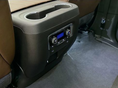 Used 2025 Chevrolet Tahoe High Country image 29