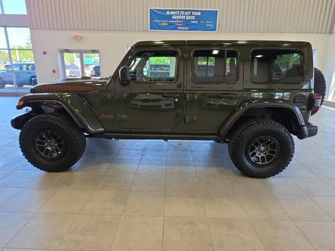 Used 2023 Jeep Wrangler Unlimited Rubicon w/ Xtreme 35 Tire Package AWD/4WD image 12