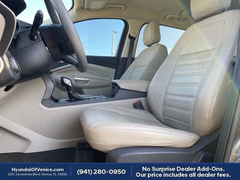 Used 2019 Ford Escape SEL FWD image 3